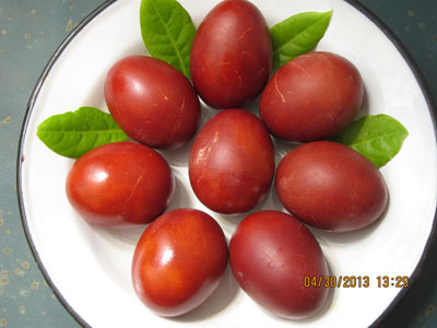 Greek Easter eggs dyed naturally with onion skins