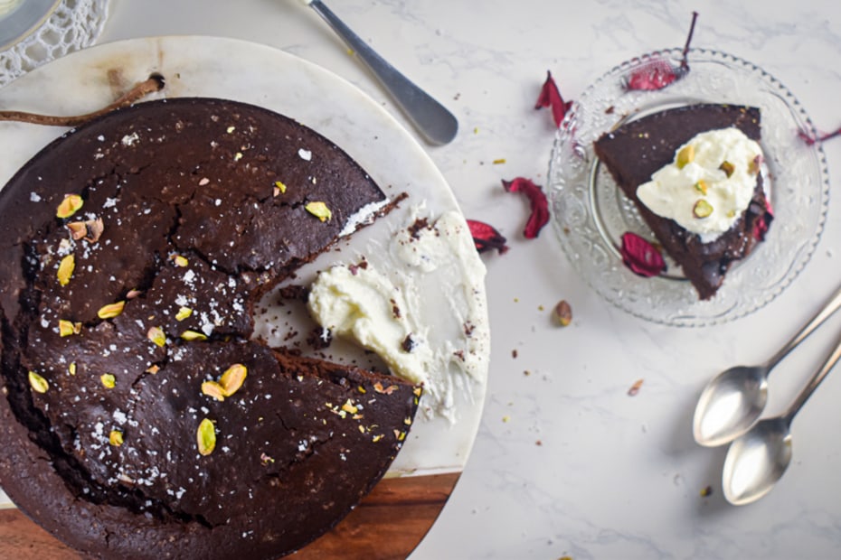 Chocolate Cake with Mastiha Cream