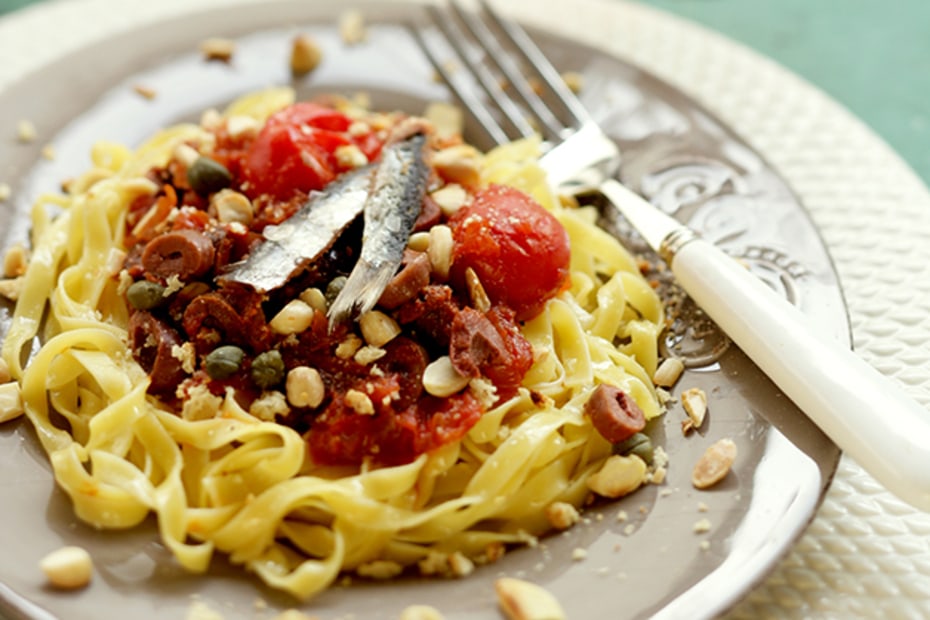 Easy Pasta with Tomatoes