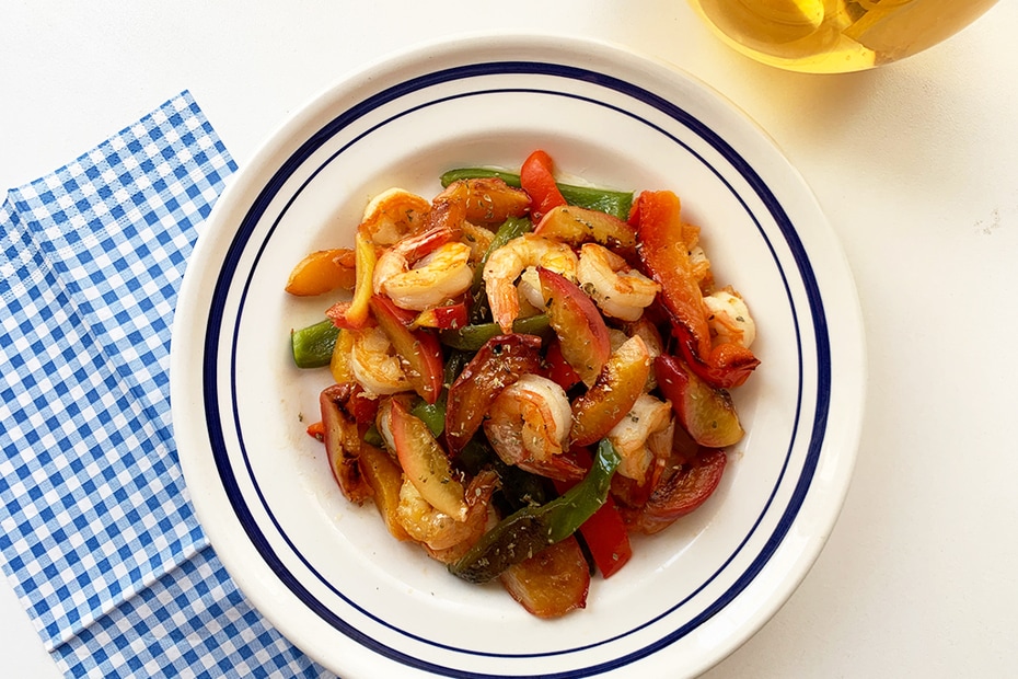 Grilled Shrimp, Pepper and Peach Salad