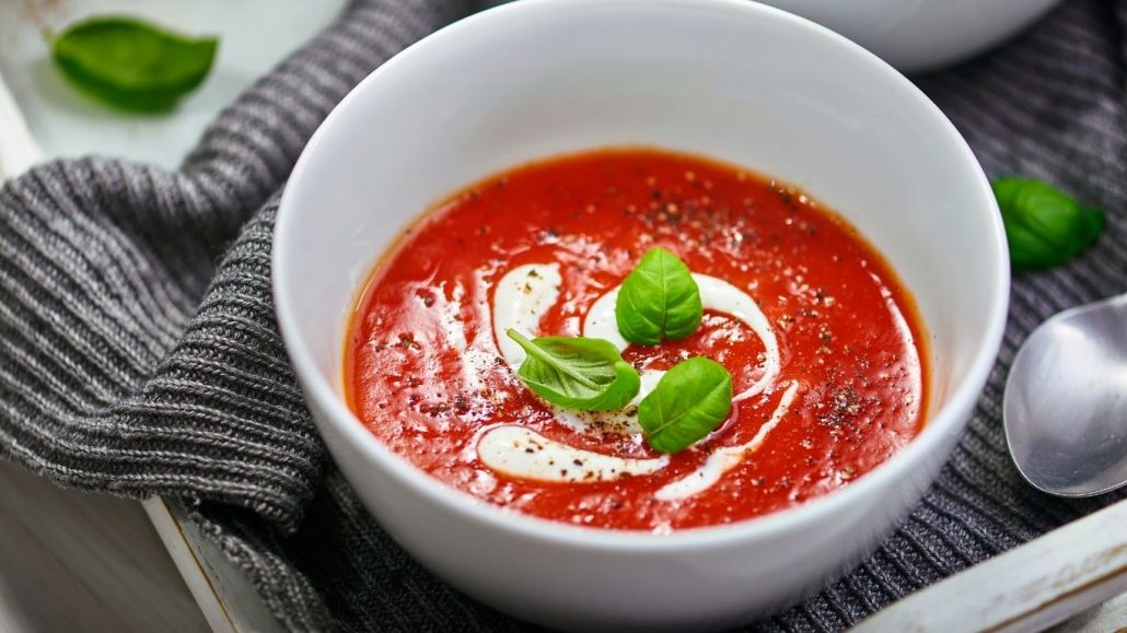 Tomato Soup With Bulgur and Yogurt