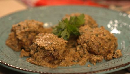 Meatballs With Walnut Sauce